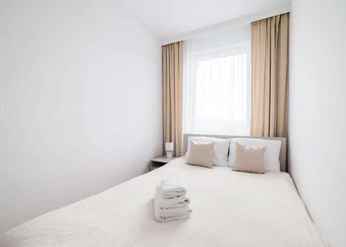 Appartement Stacja Jezyce Lavish By Bookinghost